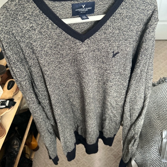 AMERICAN EAGLE sweater. - Picture 4 of 10